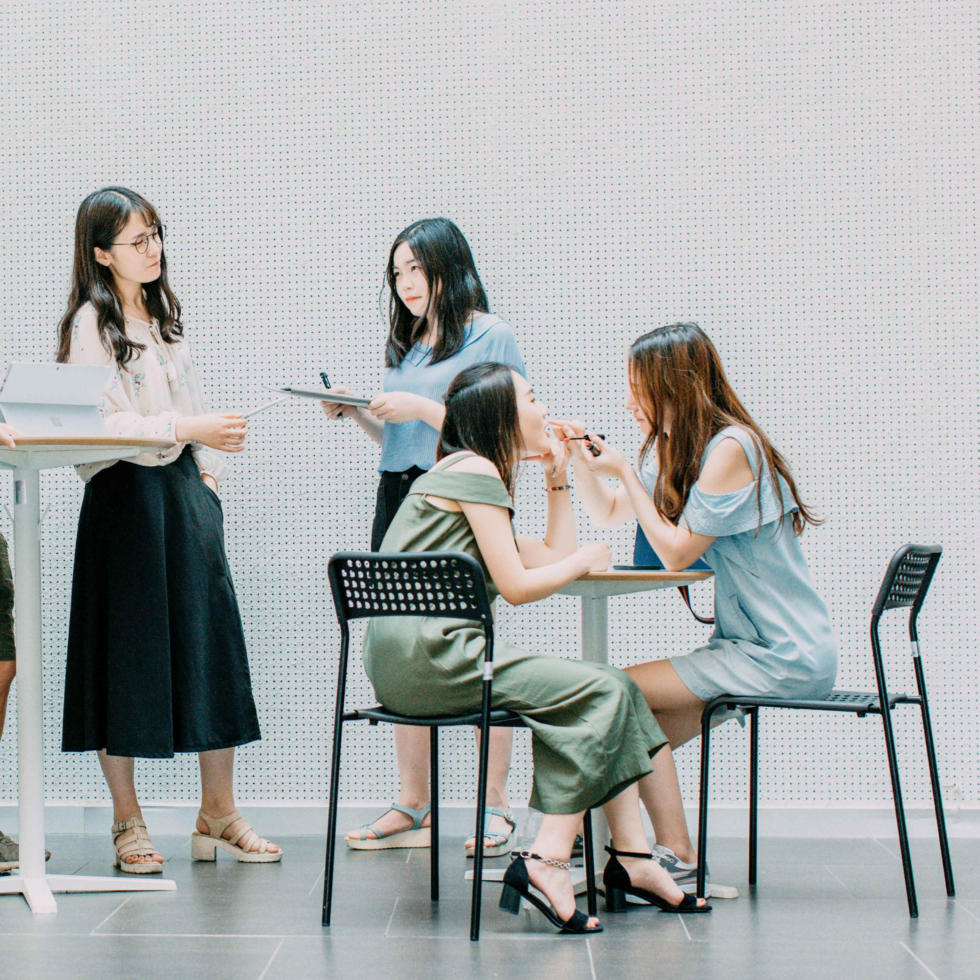 Feature Image Service